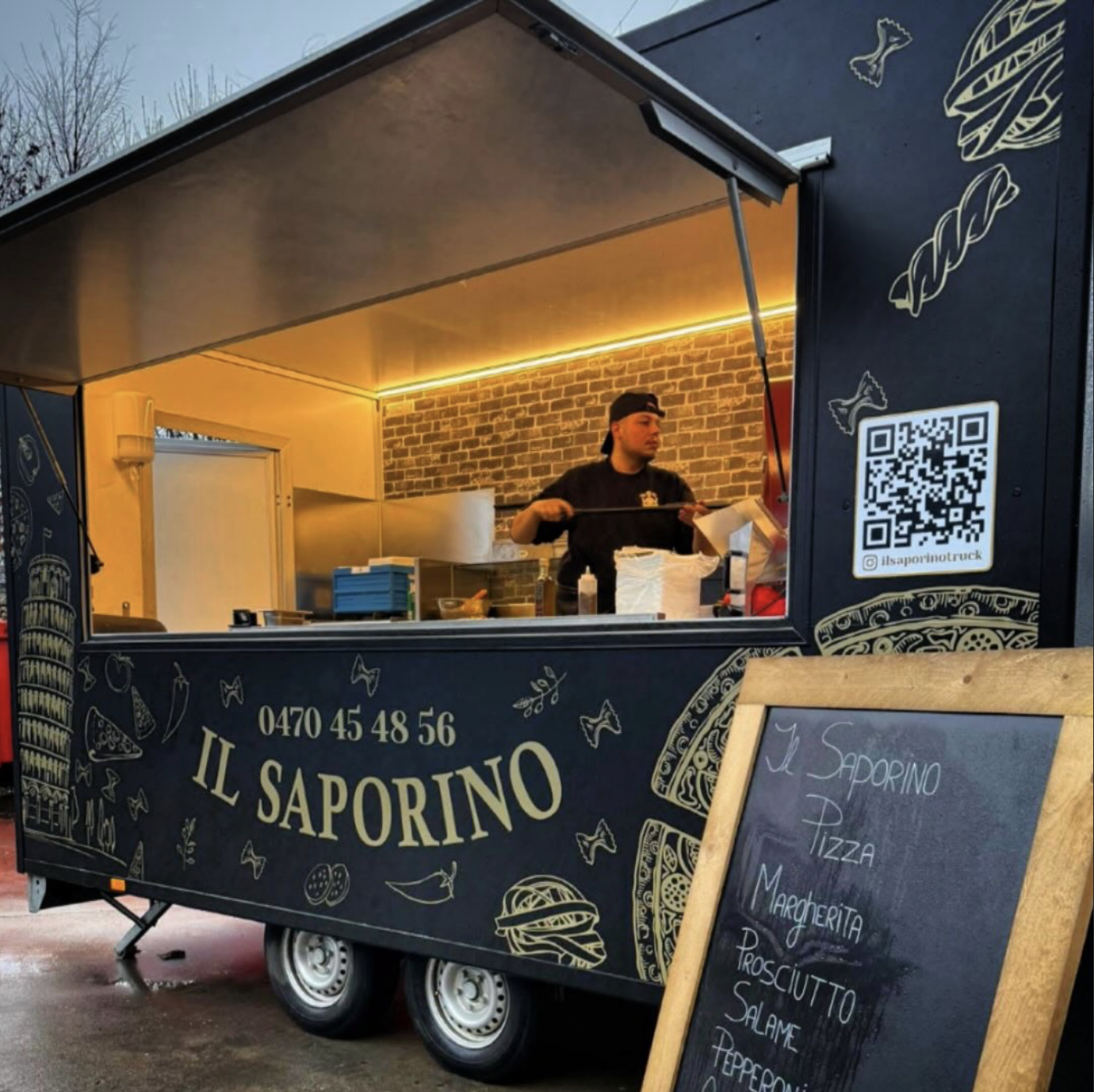 Il Saporino truck bij avond